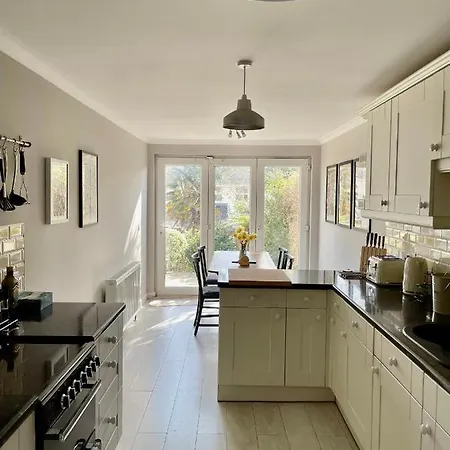 Three Bedroom Holiday House Porthleven, Cornwall. Close To Shops And Beach Exterior photo