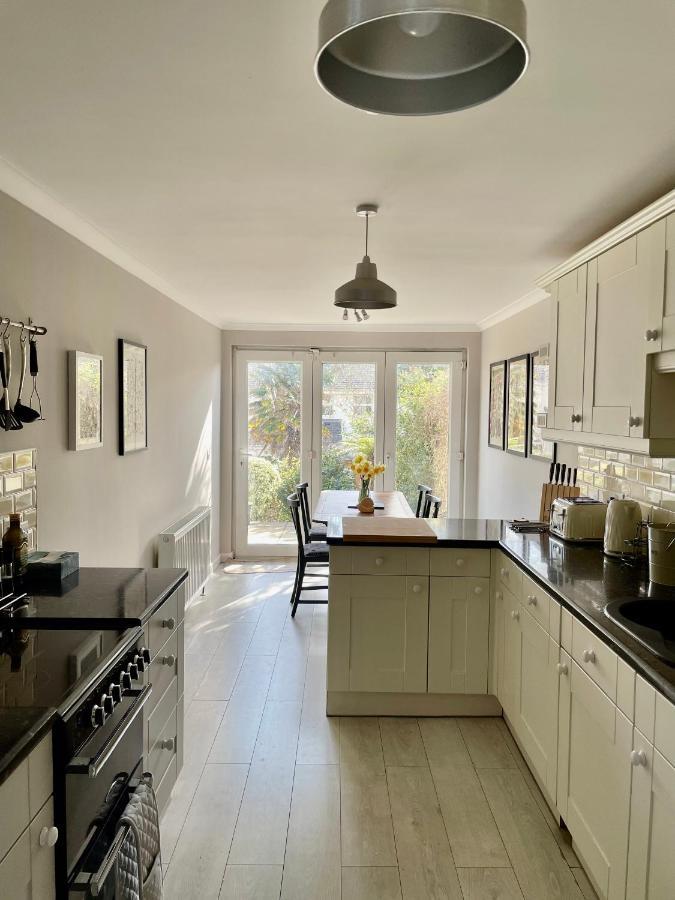 Three Bedroom House Porthleven, Cornwall. Close To Shops And Porthleven