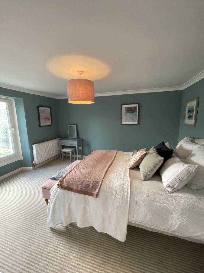 Three Bedroom House Porthleven, Cornwall. Close To Shops And Holiday home *